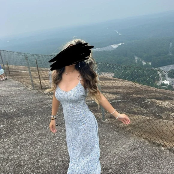 Aeropostale blue daisy maxi dress